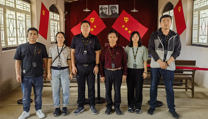 重温党史记忆，追寻红色足迹--半岛网页版党支部组织参观红色基地