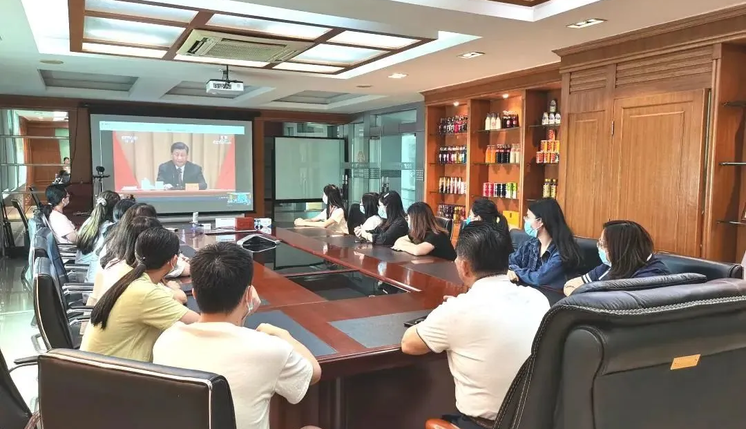 广东半岛网页版团支部荣获“全国五四红旗团支部”称号